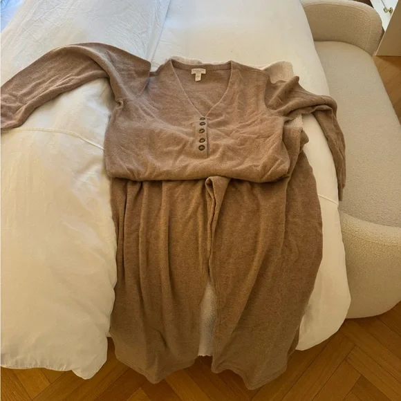 Garnett Hill cashmere onesie - Picture 4 of 4